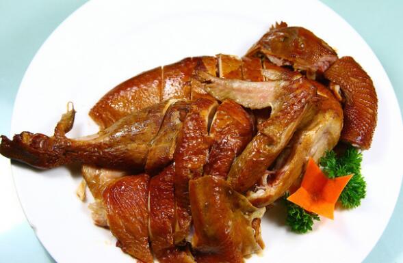 哈尔滨特色小吃之【哈尔滨熏鸡】哈尔滨熏鸡的做法介绍
