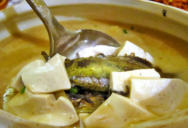 湖南小吃之黄鸭叫炖豆腐的做法